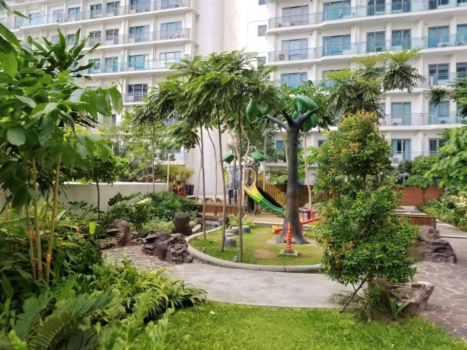Aveline Suites Elite Rockwell View Acqua Private Residences Near Rockwell Makati Manila Exterior photo