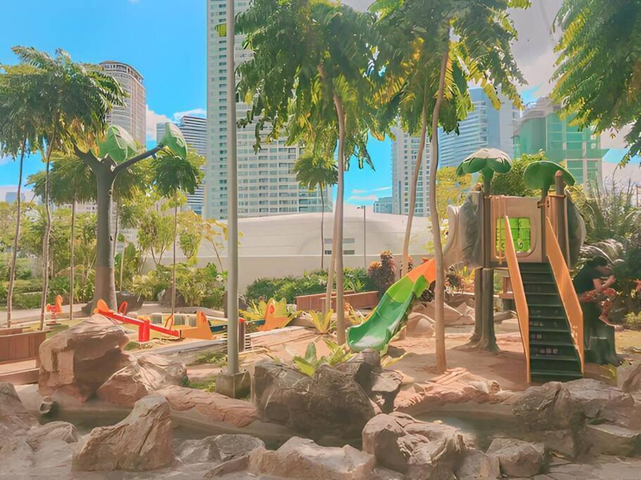Aveline Suites Elite Rockwell View Acqua Private Residences Near Rockwell Makati Manila Exterior photo